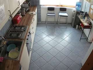 voyeurcam-julmodels-kitchen-2