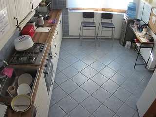 voyeurcam-julmodels-kitchen-2