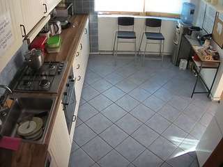 voyeurcam julmodels kitchen 2