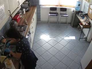voyeurcam julmodels kitchen 2