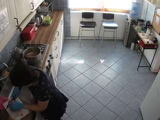 voyeurcam julmodels kitchen 2