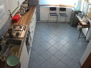 voyeurcam julmodels kitchen 2