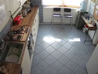 voyeurcam-julmodels-kitchen-2
