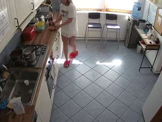 voyeurcam julmodels kitchen 2