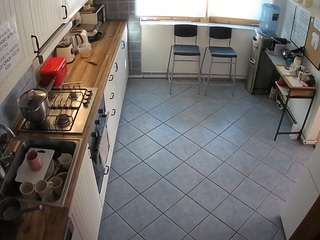 voyeurcam julmodels kitchen 2