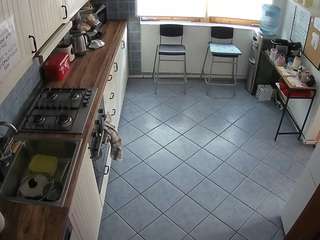 voyeurcam-julmodels-kitchen-2