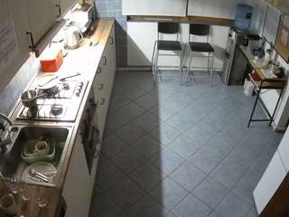 voyeurcam-julmodels-kitchen-2's live room