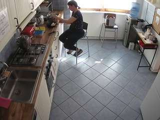 voyeurcam julmodels kitchen 2