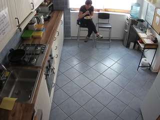 voyeurcam julmodels kitchen 2