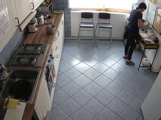 voyeurcam-julmodels-kitchen-2