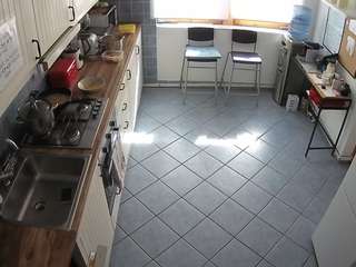 voyeurcam-julmodels-kitchen-2