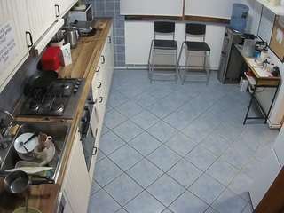 voyeurcam julmodels kitchen 2