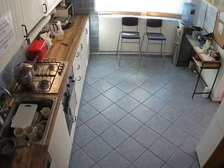 voyeurcam-julmodels-kitchen-2