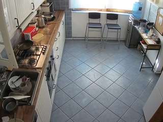 voyeurcam-julmodels-kitchen-2