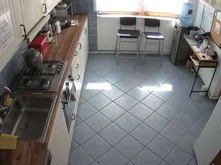 voyeurcam-julmodels-kitchen-2