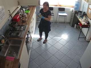 voyeurcam-julmodels-kitchen-2