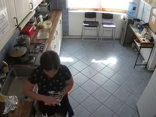 voyeurcam-julmodels-kitchen-2