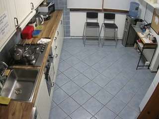 voyeurcam-julmodels-kitchen-2