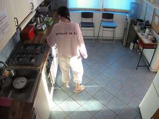 voyeurcam-julmodels-kitchen-2