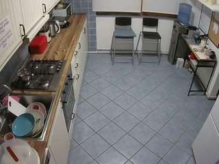 voyeurcam-julmodels-kitchen-2