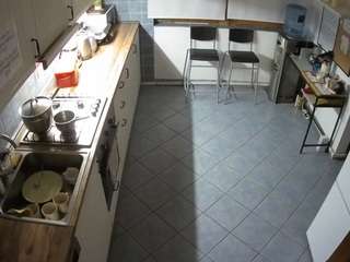 voyeurcam-julmodels-kitchen-2