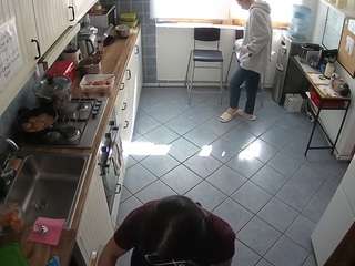 voyeurcam-julmodels-kitchen-2