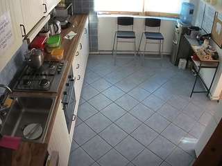 voyeurcam-julmodels-kitchen-2