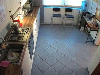 voyeurcam-julmodels-kitchen-2