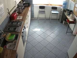 voyeurcam-julmodels-kitchen-2