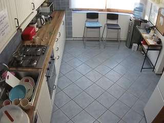 voyeurcam-julmodels-kitchen-2