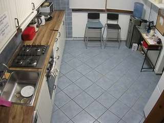 voyeurcam-julmodels-kitchen-2