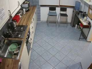 voyeurcam-julmodels-kitchen-2