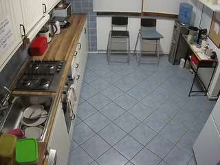 voyeurcam-julmodels-kitchen-2