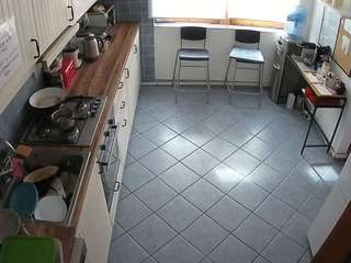 voyeurcam-julmodels-kitchen-2