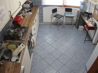 voyeurcam-julmodels-kitchen-2
