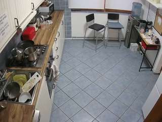 voyeurcam-julmodels-kitchen-2