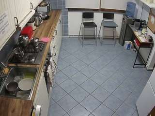 voyeurcam-julmodels-kitchen-2