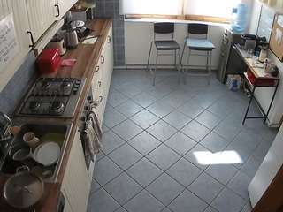 voyeurcam-julmodels-kitchen-2