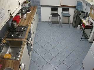 voyeurcam-julmodels-kitchen-2
