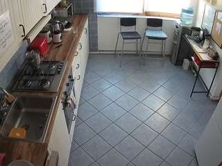 voyeurcam-julmodels-kitchen-2