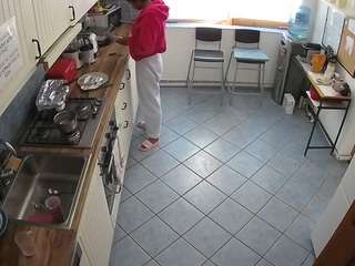 voyeurcam-julmodels-kitchen-2