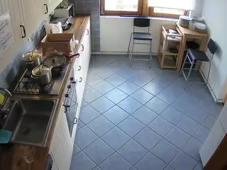 voyeurcam-julmodels-kitchen-2's Live Sex Cam Show