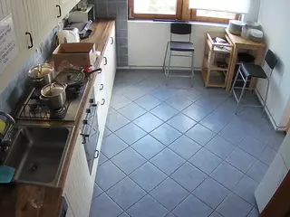 voyeurcam-julmodels-kitchen-2's Live Sex Cam Show