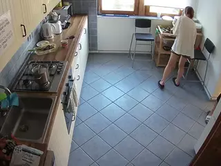 voyeurcam-julmodels-kitchen-2's Live Sex Cam Show