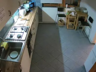 voyeurcam-julmodels-kitchen-2's Live Sex Cam Show