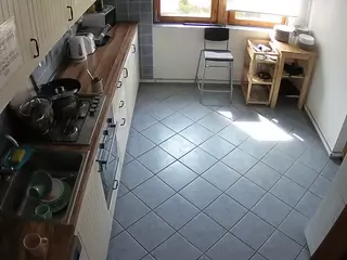 voyeurcam-julmodels-kitchen-2's Live Sex Cam Show