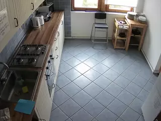 voyeurcam-julmodels-kitchen-2's Live Sex Cam Show