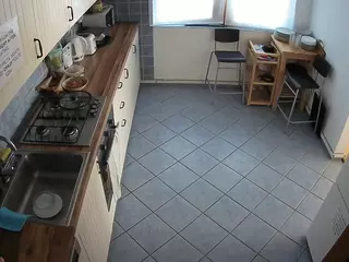 voyeurcam-julmodels-kitchen-2's Live Sex Cam Show