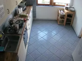 voyeurcam-julmodels-kitchen-2's Live Sex Cam Show