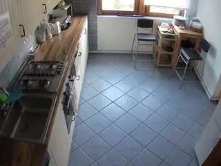 voyeurcam-julmodels-kitchen-2's Live Sex Cam Show